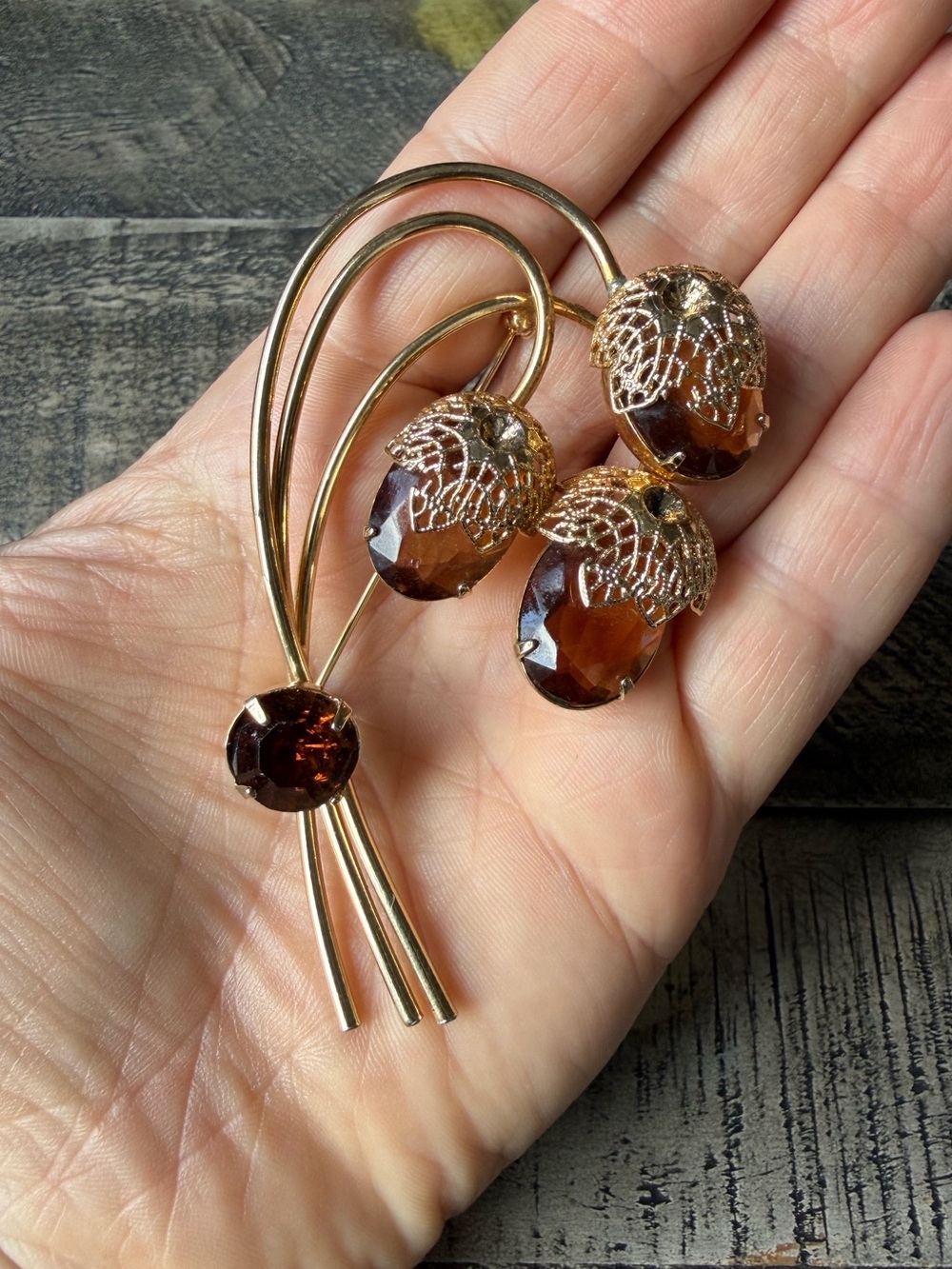 Sarah Coventry "Touch of Elegance" Acorn Brooch